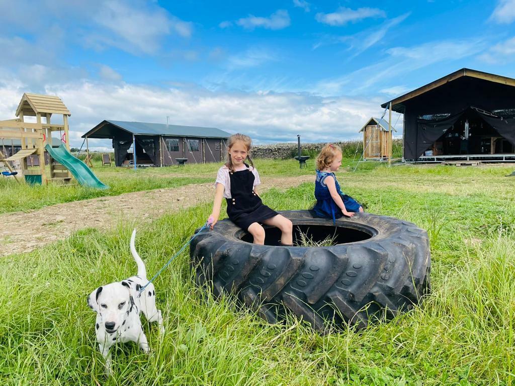 Kinderen op boerderij